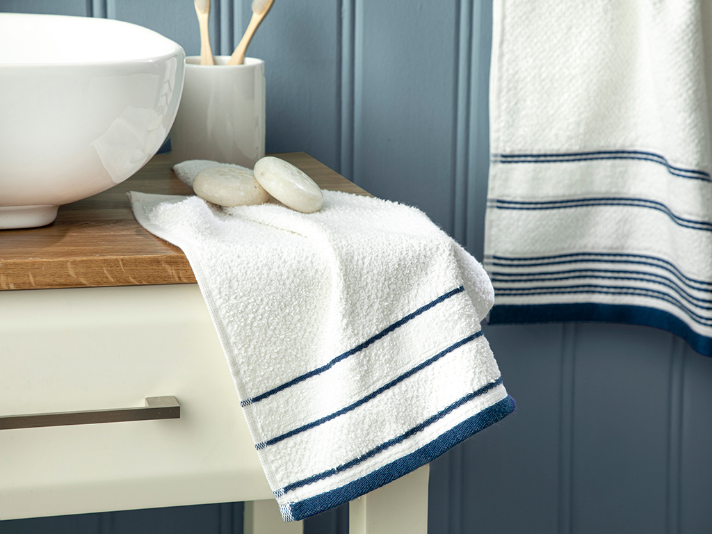 ivy Hand Towel Timeless