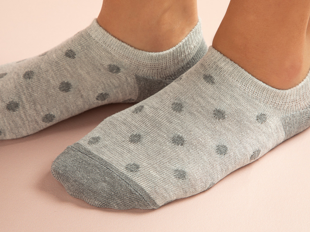 Fitted Dot Sneaker Socks Timeless